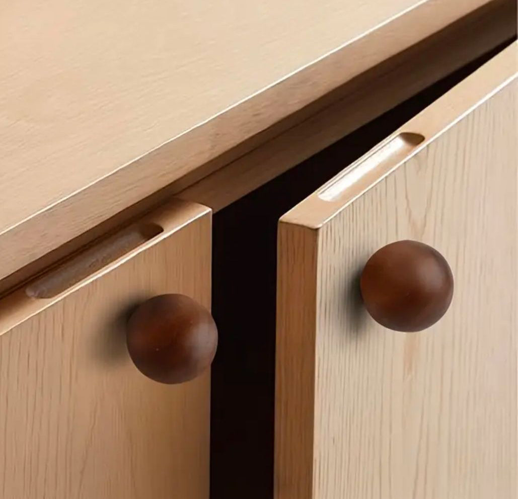 Rundt greb i valnøddetræ (Ø: 30 mm)