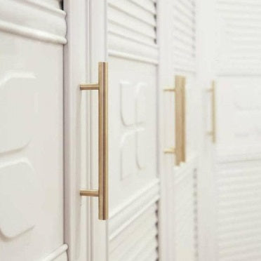 Greb og møbelknopper i metal