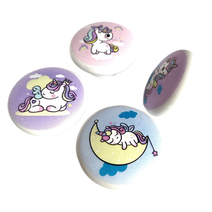 Keramik greb til børneværelset med søde enhjørninger (Ø: 38 mm)