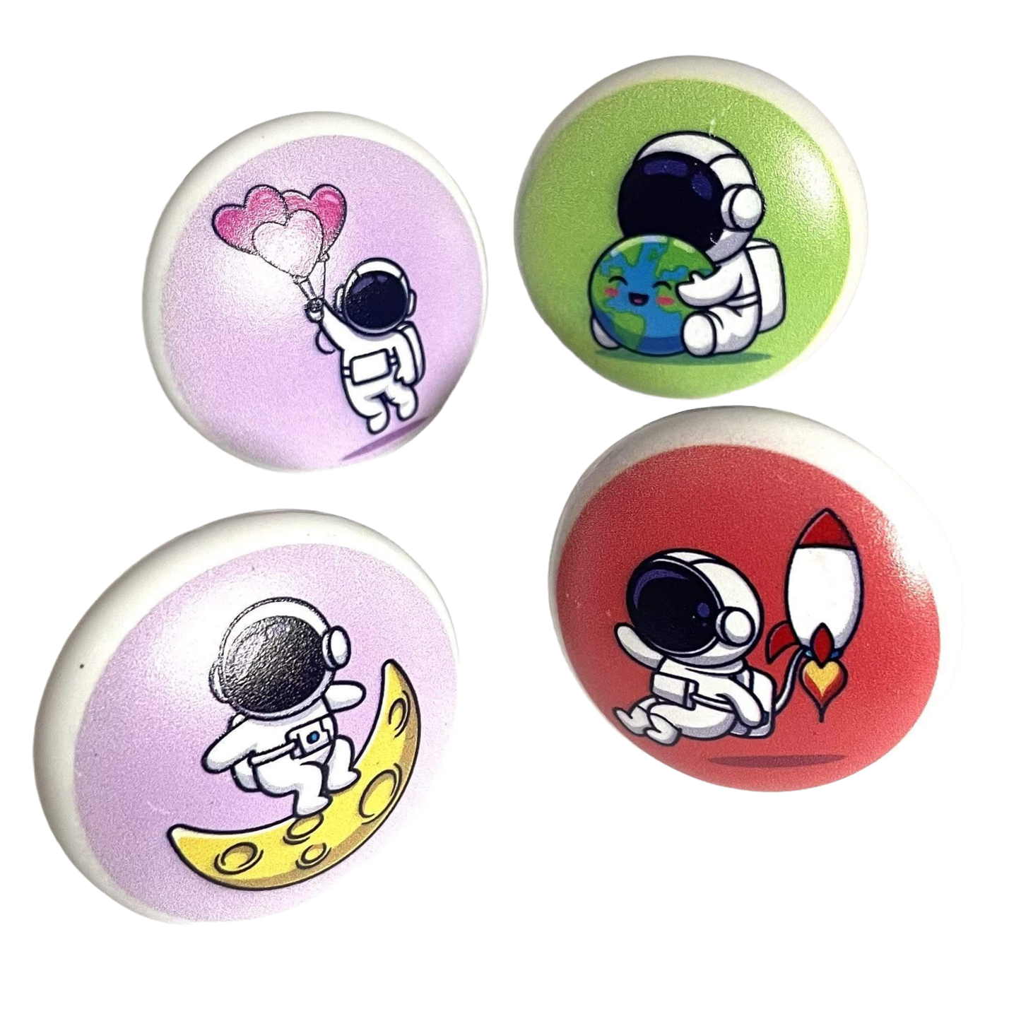 Keramik greb til børneværelset med søde astonauter (Ø: 38 mm)