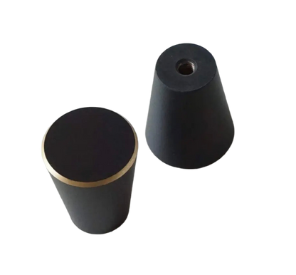 Kegleformet møbelknop i matsort metal (Ø: 20 eller 26 mm)