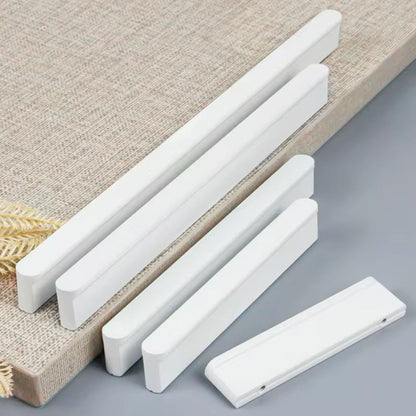 Hvide metal greb (cc-mål: 128 mm)