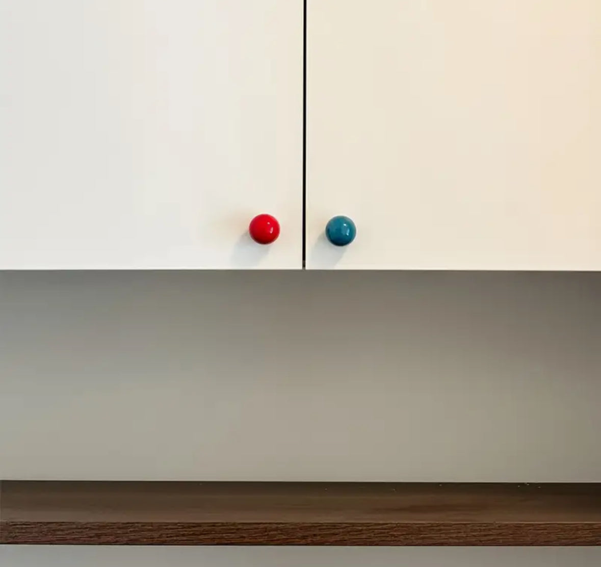 Farverige runde møbelknopper (mange farver tilgængelige)