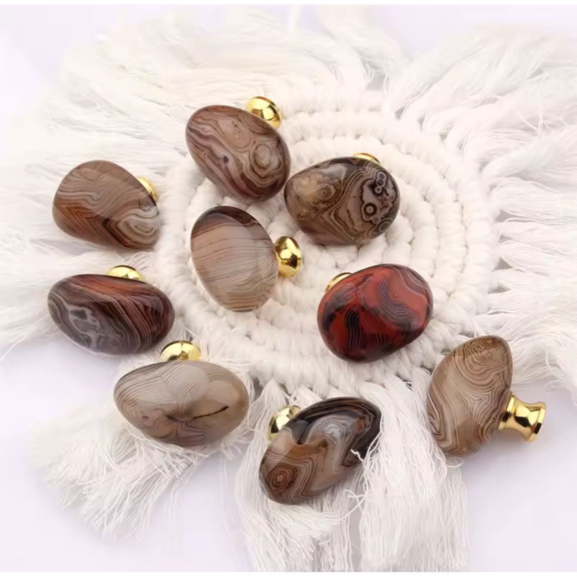 Silkeagat møbelknop