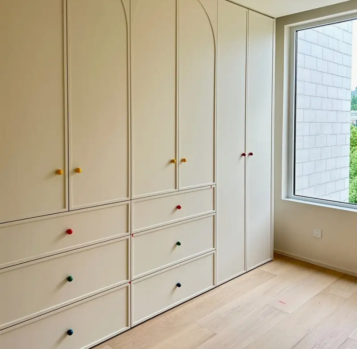 Farverige runde møbelknopper (mange farver tilgængelige)