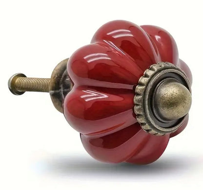 Romantisk møbelknop i keramik – Græskarform (flere farver)