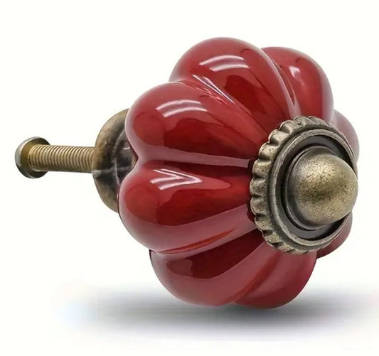 Romantisk møbelknop i keramik – Græskarform (flere farver)