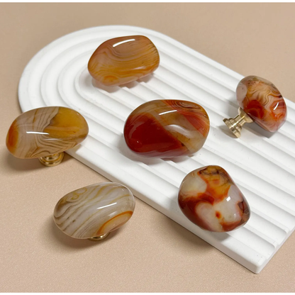 Silkeagat møbelknop