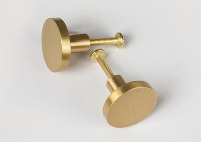 Rund møbelknop i børstet messing (Ø: 25mm - 28mm - 33mm - 44 mm)