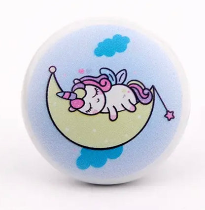 Keramik greb til børneværelset med søde enhjørninger (Ø: 38 mm)