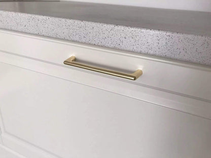 Bøjlehåndtag og møbelknopper i farven: Guld (flere størrelser) - Grebet