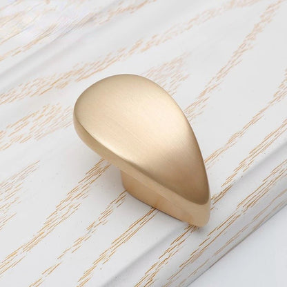 Dråbe møbelknop i flere farver - Grebet