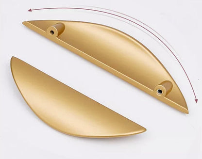 Halvmåne håndtag i farverne messing eller sort - Grebet