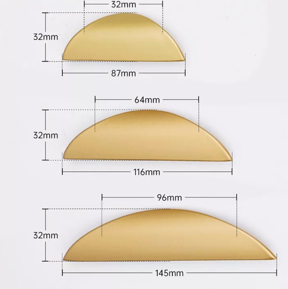 Halvmåne håndtag i farverne messing eller sort - Grebet