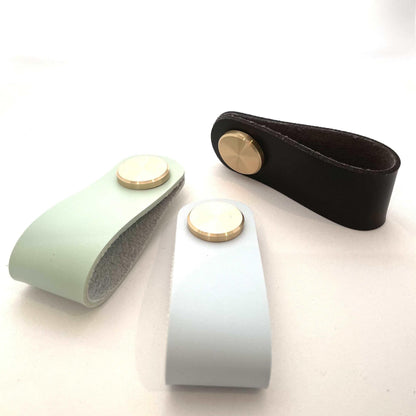 By Grebet.dk Greb Håndtag med messing hardware (flere farver)