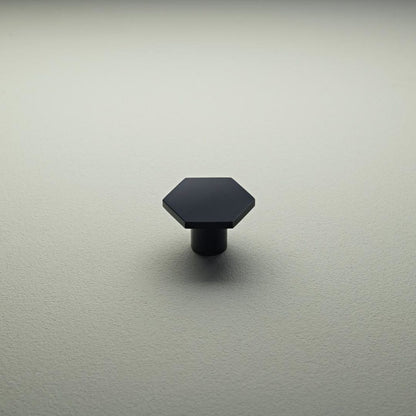 Hexagon møbelknop (sort eller messing, flere størrelser) - Grebet