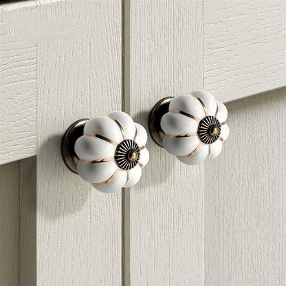 By Grebet.dk Keramik greb Hvidt græskar greb med guld deltaljer (40 mm)