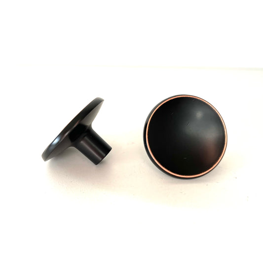 Solid møbelknop i matsort metal (Ø: 39 mm)