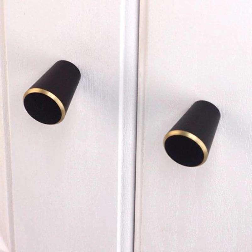 By Grebet.dk Metal greb 20 mm Kegleformet møbelknop i matsort metal (Ø: 20 eller 26 mm)