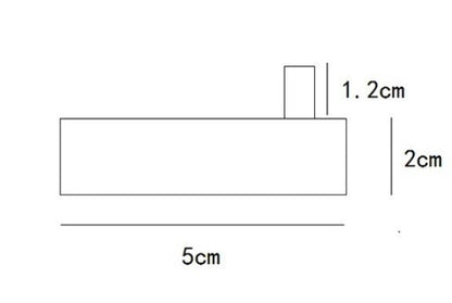 Knager i lyst træ med børstet messing - Grebet