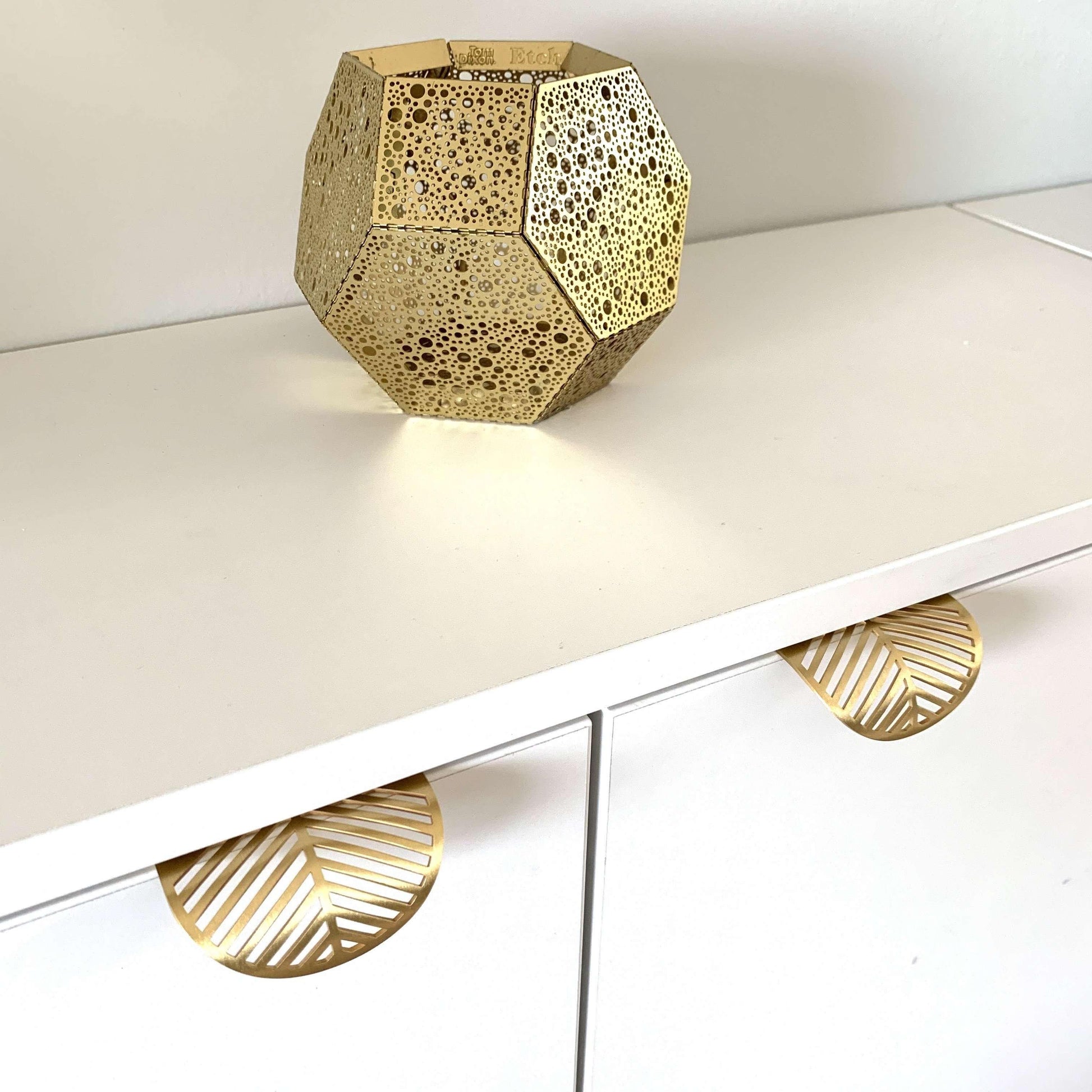 By Grebet.dk Metal greb Skal greb i børstet messing