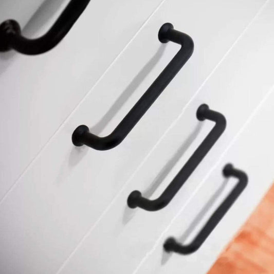 Simple sorte metal håndtag (CC: 96 mm eller 128 mm) - Grebet
